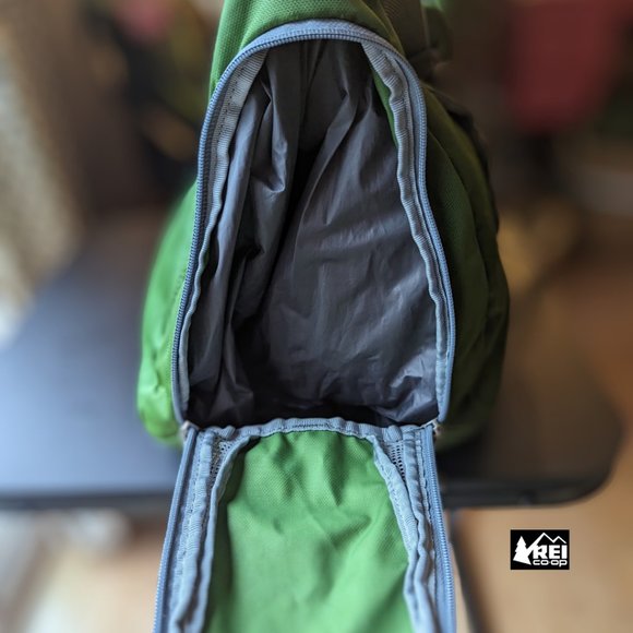 REI CO Duffle Bag: Bold Basil Green, *SOLD* - Picture 13 of 16